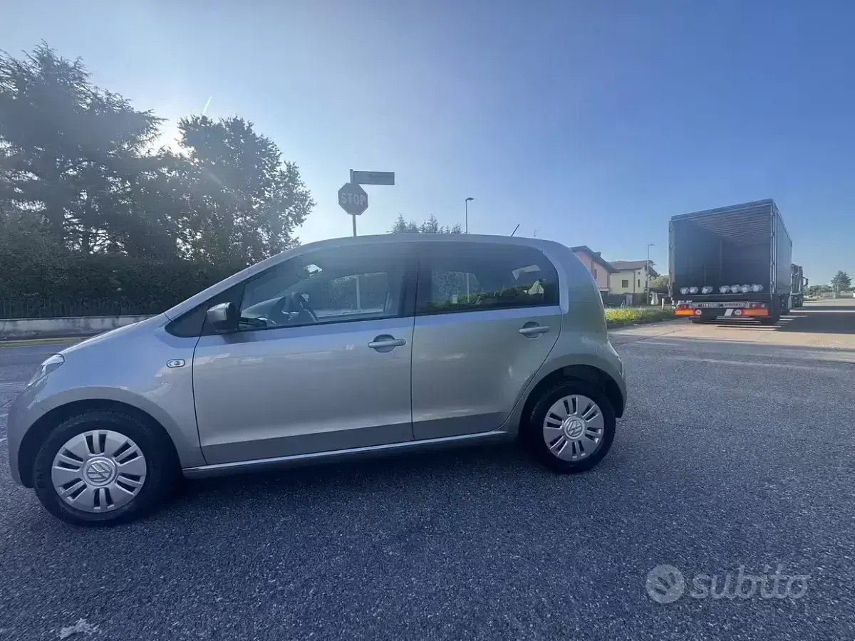 Usata VW up! 68 CV (50 kW) 2014 Grigio Utilitaria