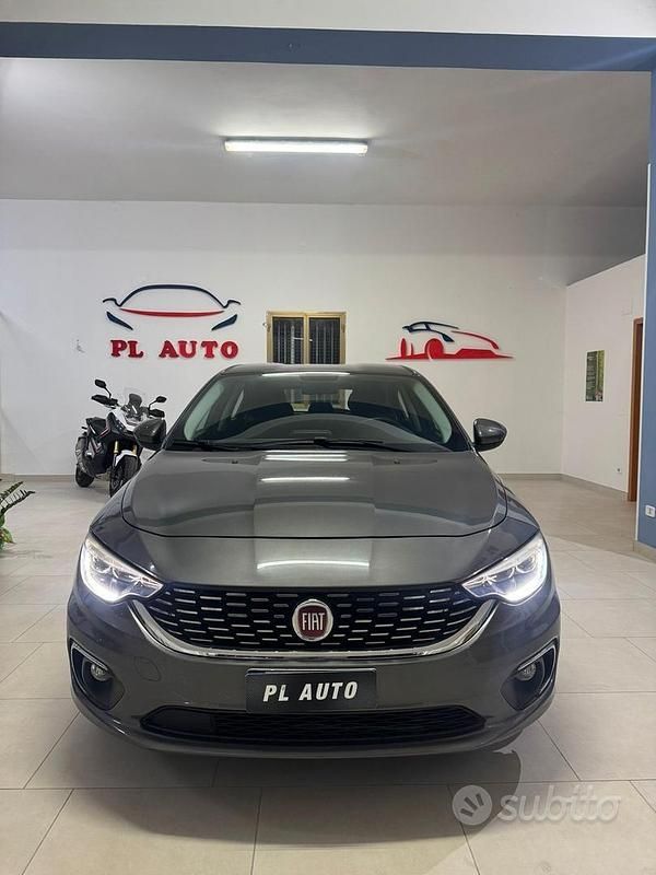 Usata Fiat Tipo Sport 120 CV (88 kW) 2019 Grigio Berlina