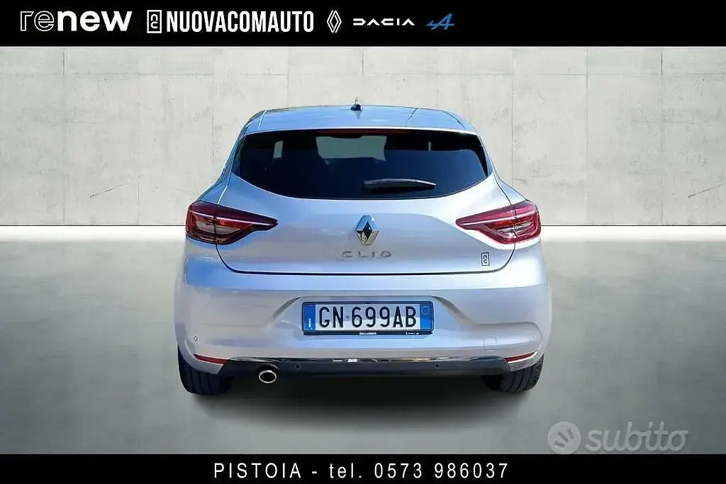 Käytetty Renault Clio V Intens 101 HP (74 kW) 2023 Harmaa Sedan