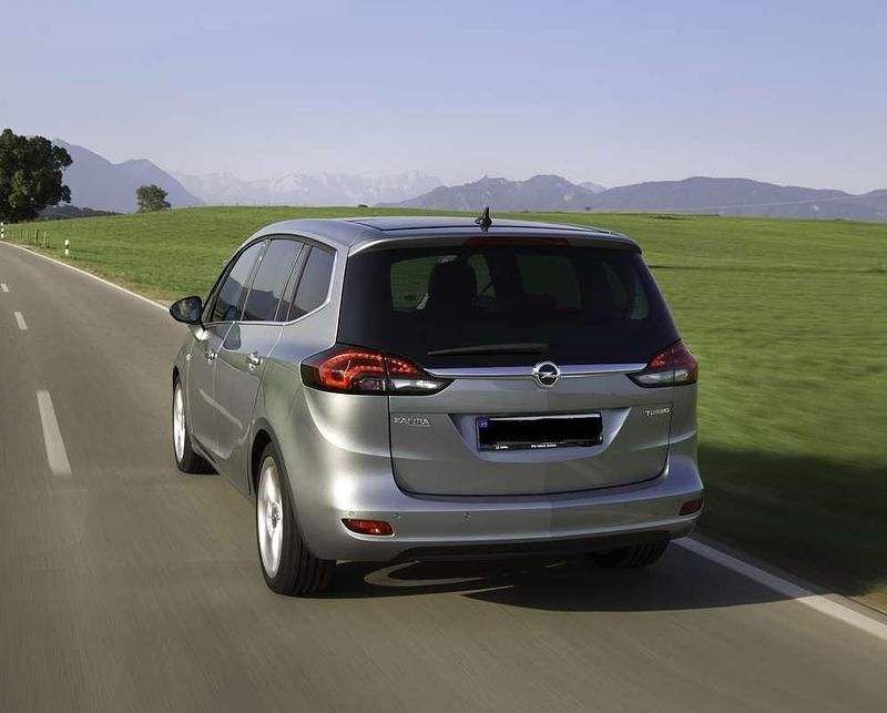 Usata Opel Zafira Tourer Cosmo 140 CV (102 kW) 2016 Argento Monovolume