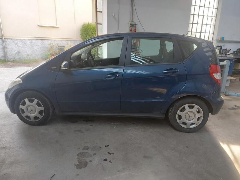Usata Mercedes A160 Elegance 95 CV (69 kW) 2010 Blu Berlina