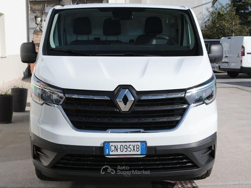 Begagnad Renault Trafic 110 HK (80 kW) 2023 Vit Minibuss