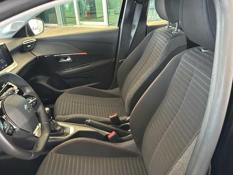 Usata Peugeot 208 Active 100 CV (73 kW) 2023 Nero Utilitaria