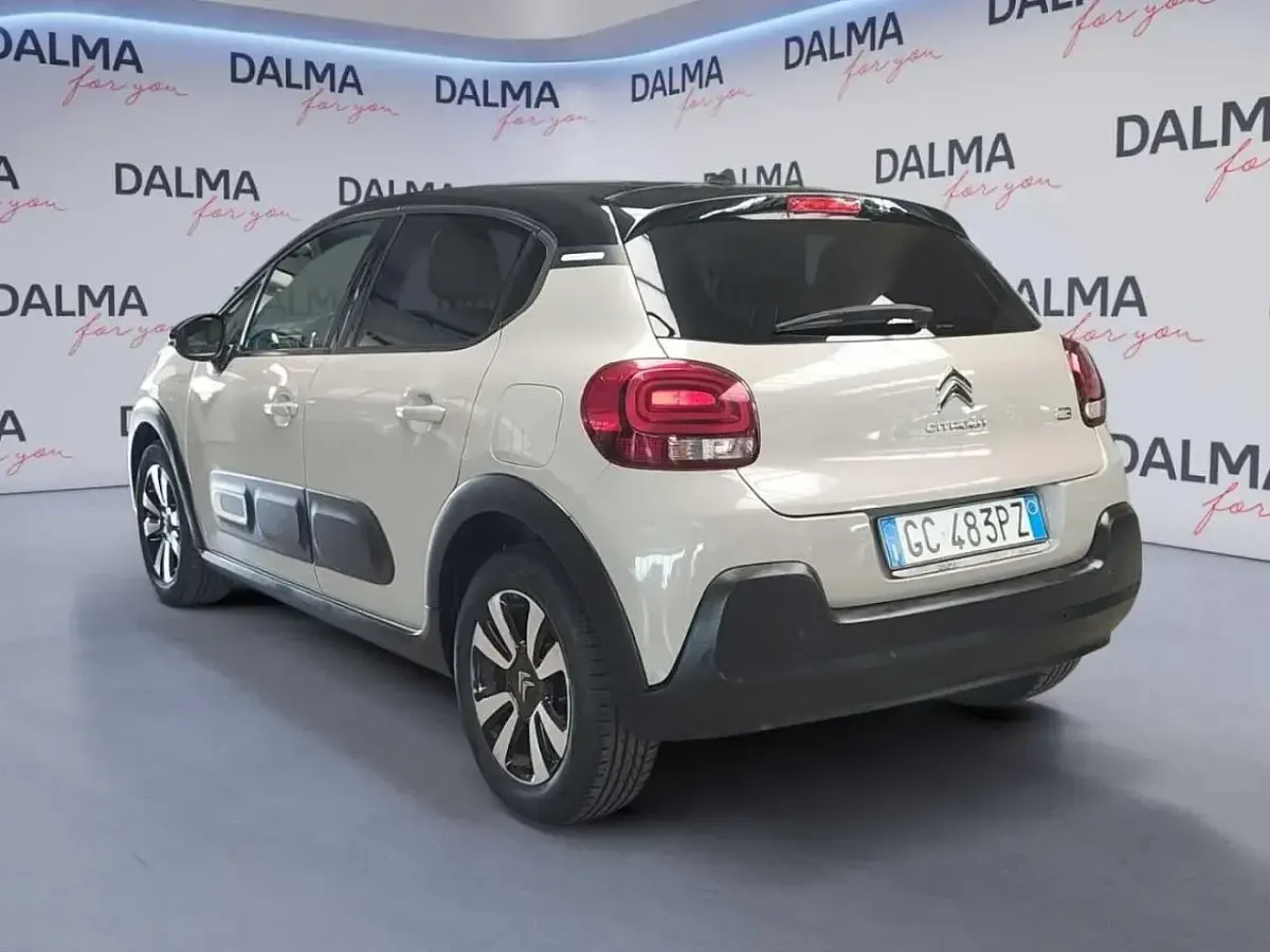 Usata Citroën C3 Shine 102 CV (75 kW) 2021 Soft sand Utilitaria