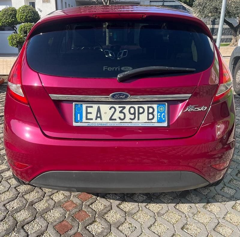 Usata Ford Fiesta Titanium 95 CV (69 kW) 2010 Utilitaria