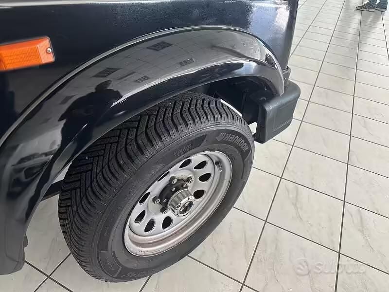 Usata Suzuki Samurai 69 CV (50 kW) 1997 Nero SUV