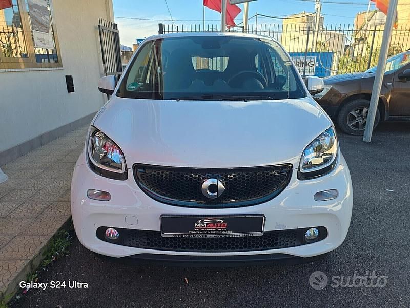 Usata Smart ForFour 71 CV (52 kW) 2017 Bianco Utilitaria