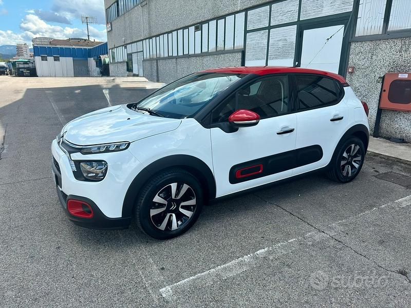 Usata 2023 Citroën C3 Shine Due volumi | 13.000 € (Buon prezzo) - Immagine 1/2