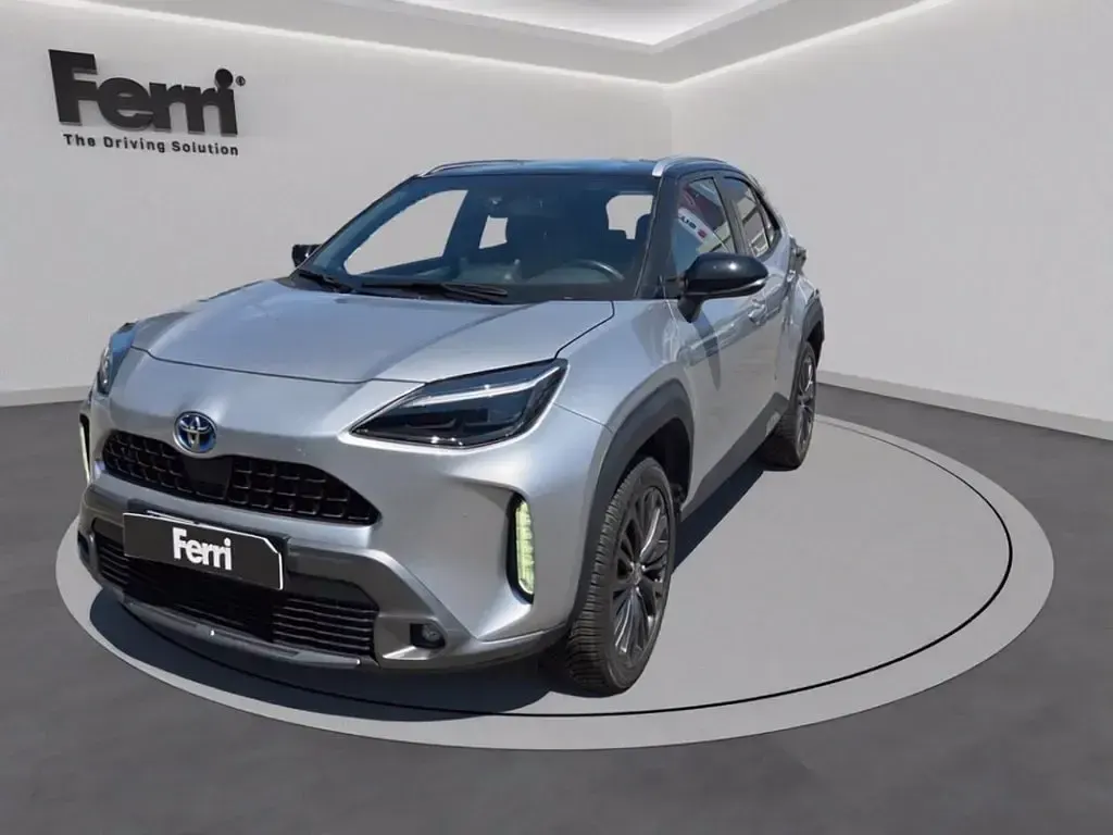 Usata Toyota Yaris Cross 116 CV (85 kW) 2022 Grigio SUV