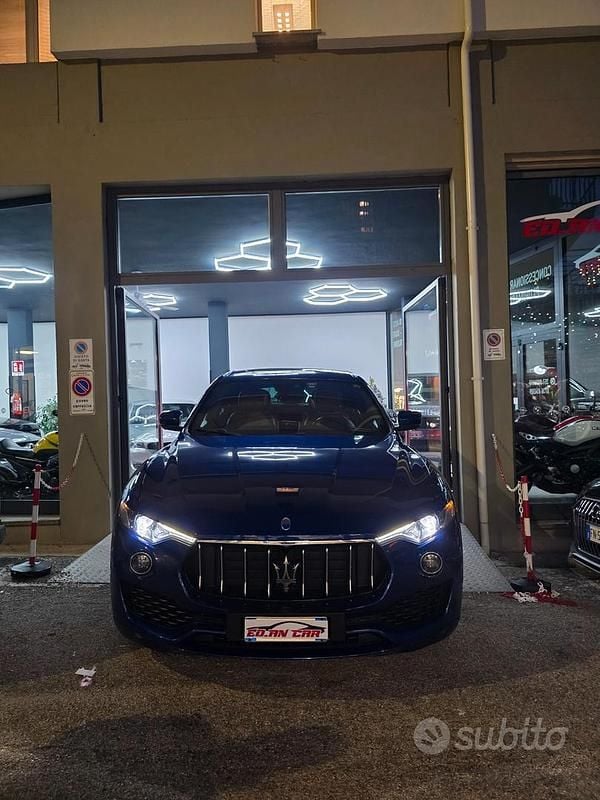 Usata Maserati Levante GranLusso 275 CV (202 kW) 2017 Blu SUV