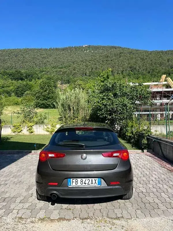 Usata Alfa Romeo Giulietta Sprint 105 CV (77 kW) 2015 Utilitaria