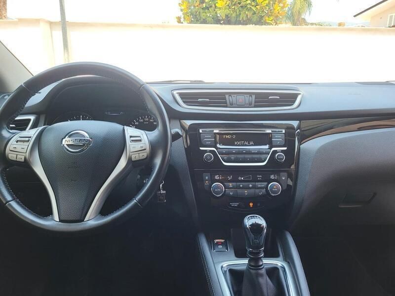 Usata Nissan Qashqai Acenta 110 CV (80 kW) 2016 Bianco SUV