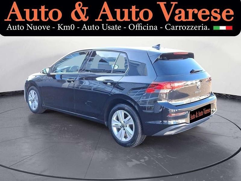 Usata VW Golf VIII Life 131 CV (96 kW) 2023 Nero Utilitaria
