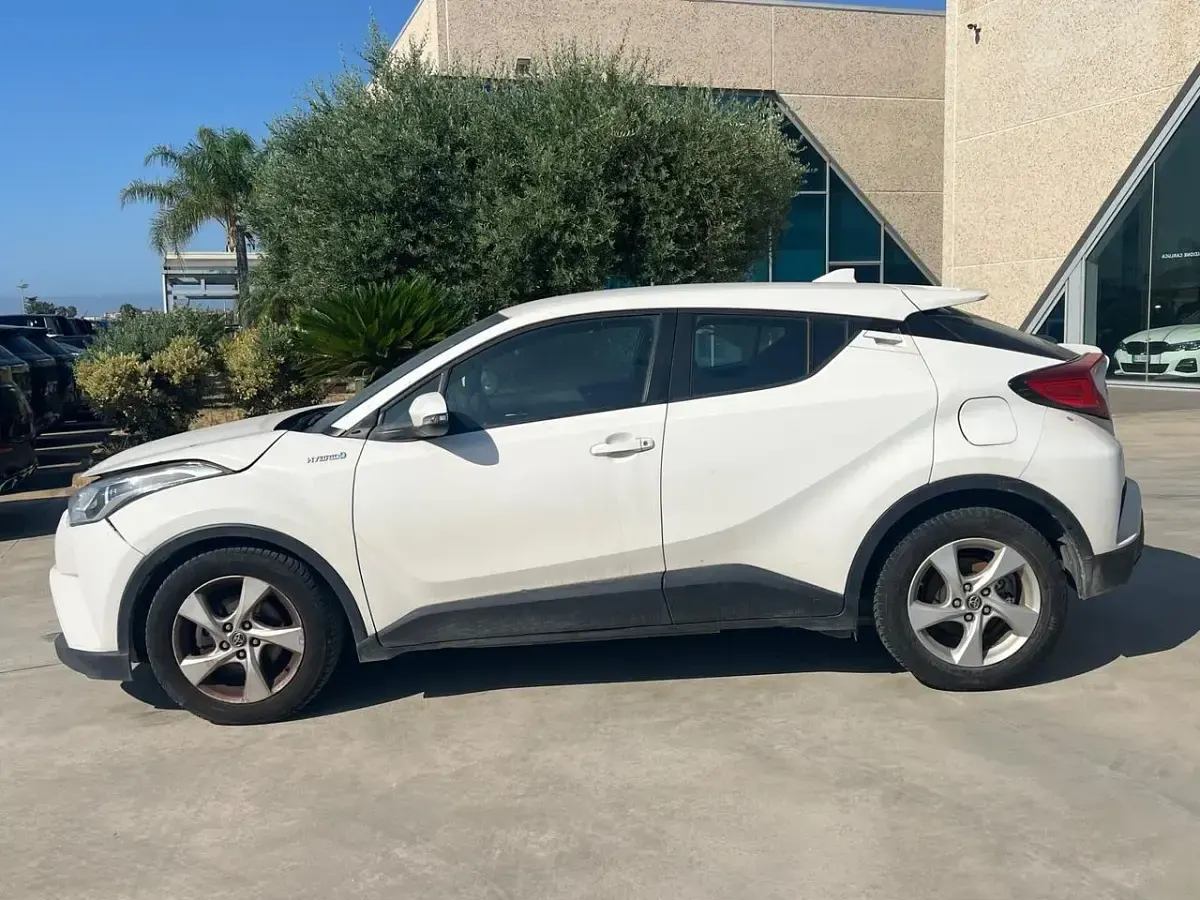 Usata Toyota C-HR Business Edition 97 CV (71 kW) 2019 Bianco SUV
