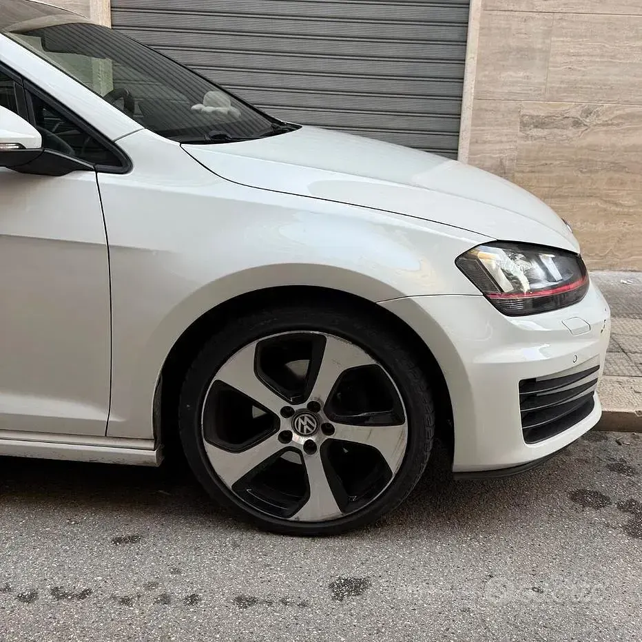 Usata VW Golf VII R-line 110 CV (80 kW) 2015 Bianco Berlina