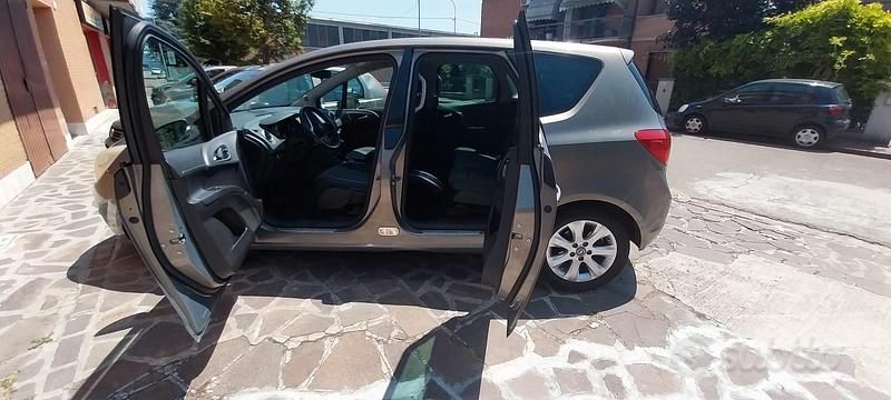 Usata Opel Meriva 75 CV (55 kW) 2011 Grigio Monovolume