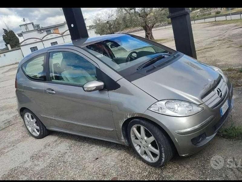 Usata Mercedes A180 Avantgarde 109 CV (80 kW) 2006 Grigio Coupé