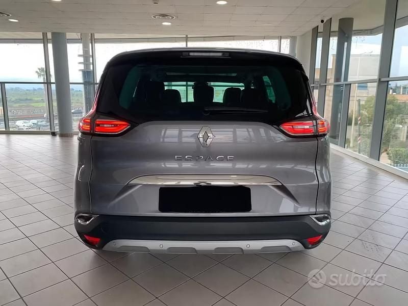 Usata Renault Espace 160 CV (117 kW) 2017 Grigio Monovolume