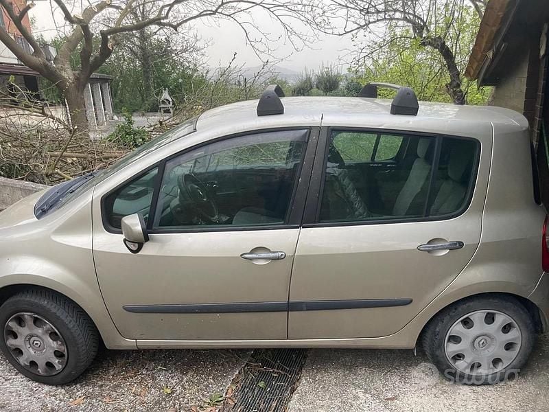 Usata Renault Modus 85 CV (62 kW) 2006 Giallo Monovolume