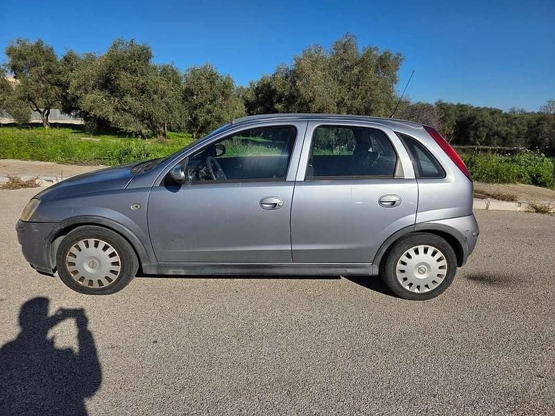 Occasion Opel Corsa 69 ch (50 kW) 2006 Argent Berline