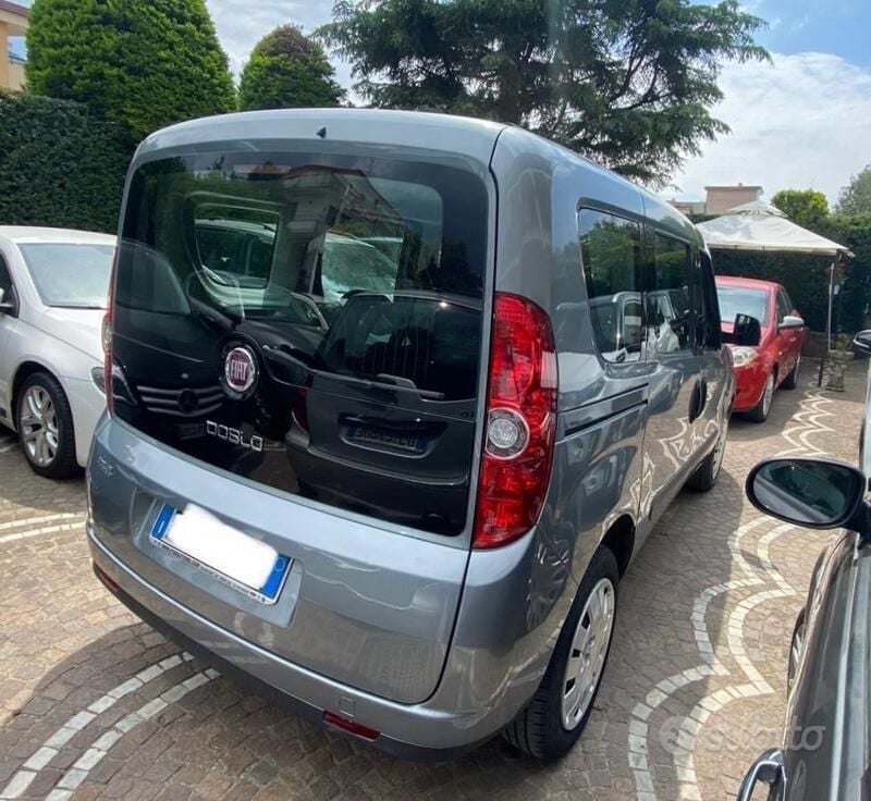 Usata Fiat Doblò Dynamic 121 CV (88 kW) 2013 Gray Monovolume