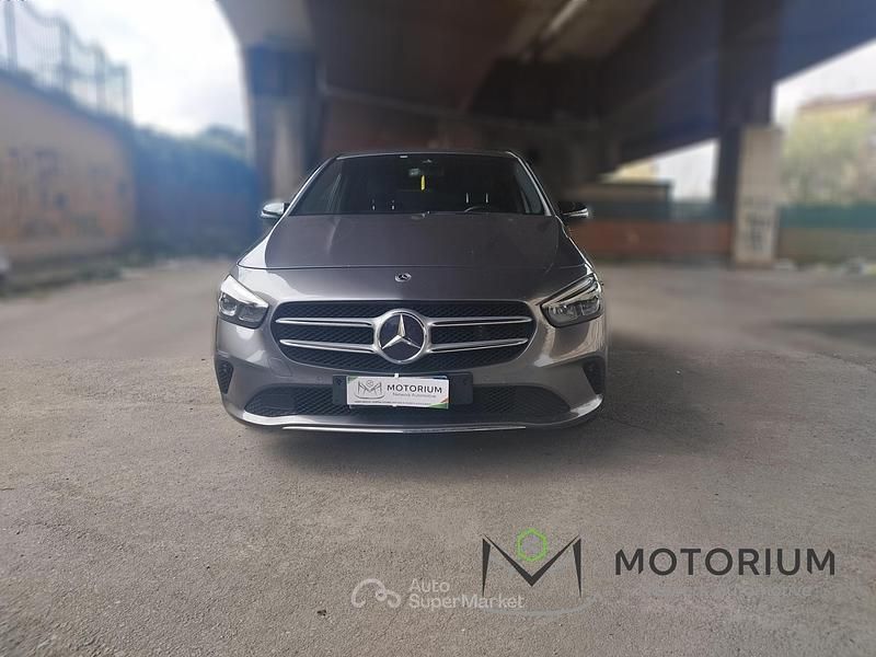 Usata Mercedes B180 Business 116 CV (85 kW) 2019 Grigio Utilitaria
