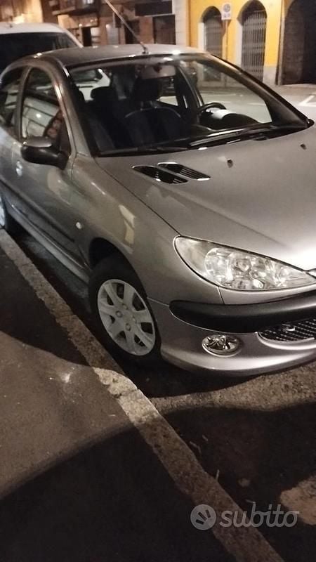 Usata Peugeot 206 68 CV (50 kW) 2003 Grigio Berlina
