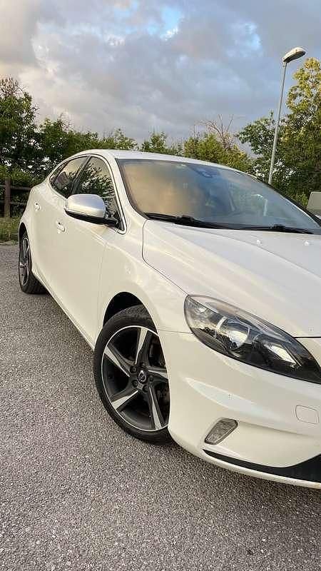 Bianco Usata 2015 Volvo V40 R-Design Kinetic Station wagon | 7500 € (Buon prezzo) - Immagine 1/4