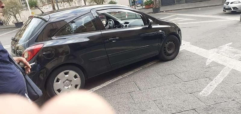 Usata 2007 Opel Corsa Sport Tre volumi | 2000 € (Buon prezzo) - Immagine 1/3