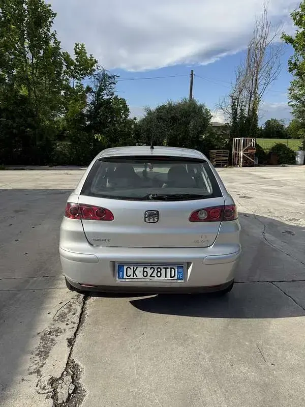 Usata Seat Ibiza Stella 64 CV (47 kW) 2004 Utilitaria