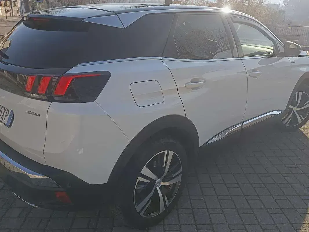 Usata Peugeot 3008 GT-line 131 CV (96 kW) 2019 Bianco SUV