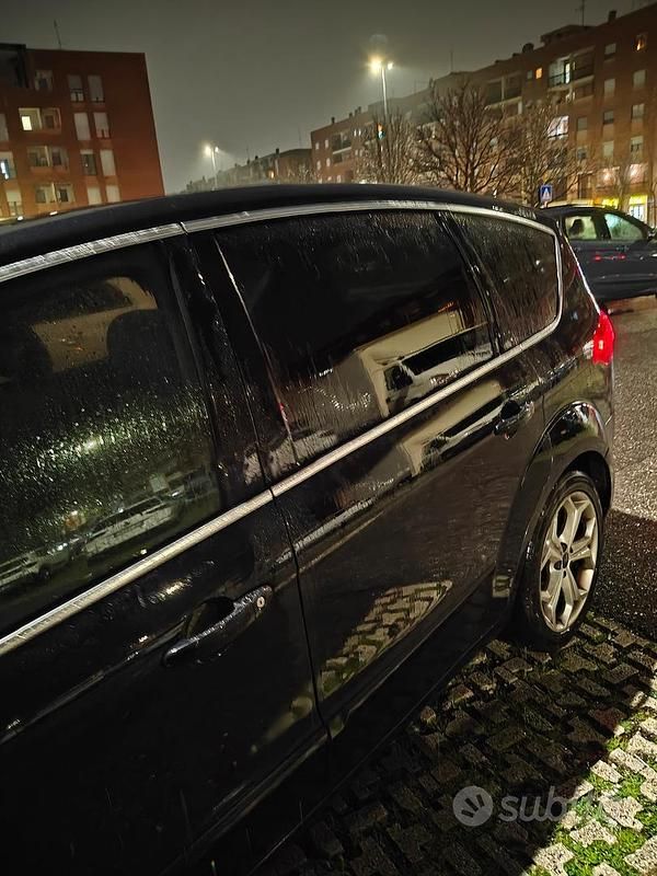 Usata Ford S-MAX Titanium 160 CV (117 kW) 2010 Nero Monovolume