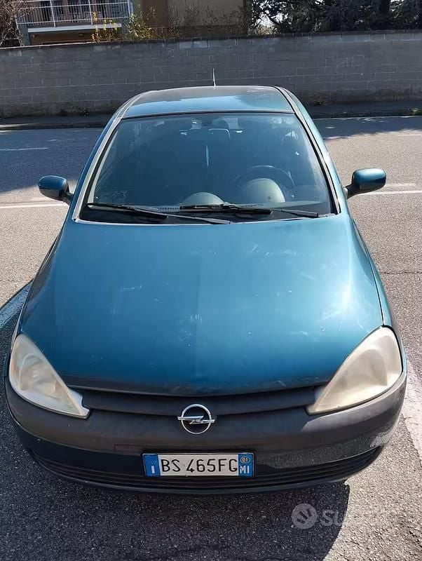 Usata Opel Corsa 54 CV (39 kW) 2001 Verde Utilitaria