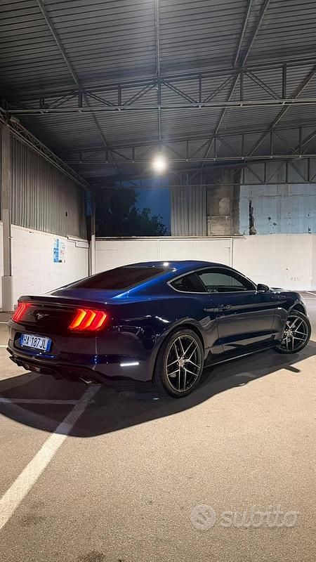 Usata Ford Mustang 317 CV (233 kW) 2018 Blu Coupé