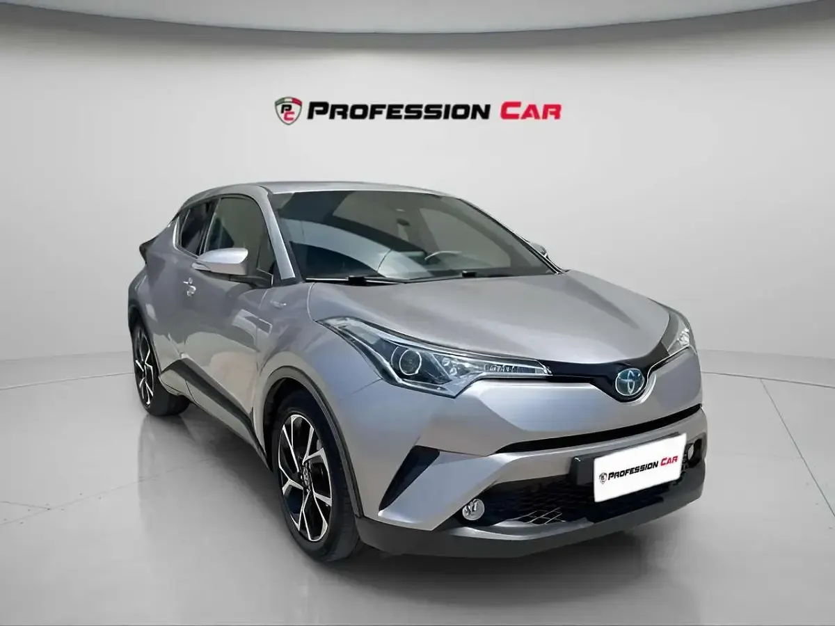 Usata Toyota C-HR Trend 122 CV (89 kW) 2018 Gray SUV