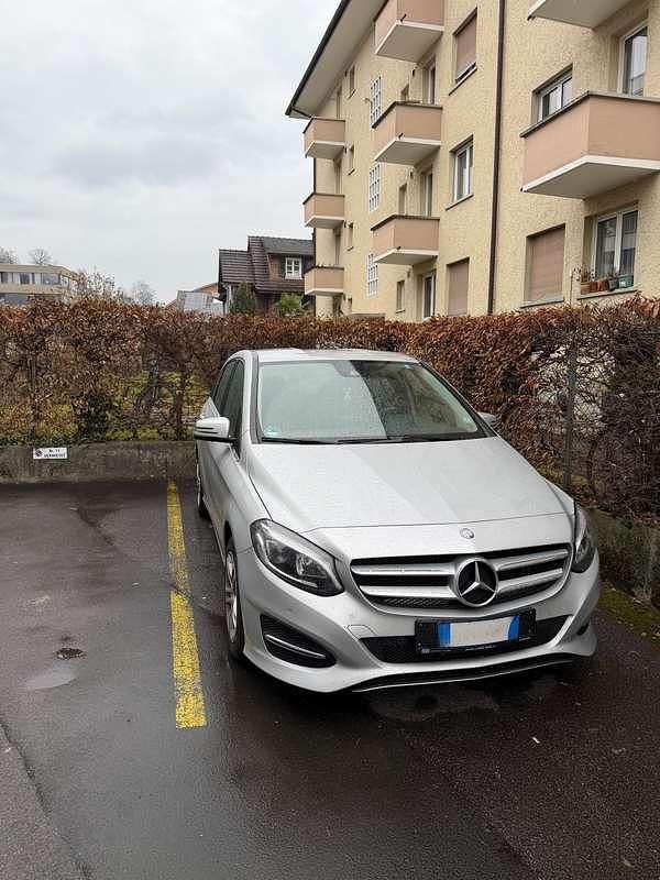 Usata Mercedes B180 Executive 109 CV (80 kW) 2015 Monovolume