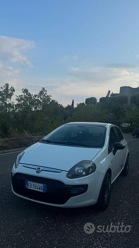 Usata Fiat Punto Evo Dynamic 69 CV (50 kW) 2011 Bianco Utilitaria