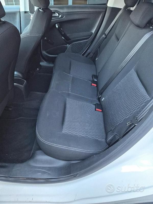 Usata Peugeot 208 75 CV (55 kW) 2016 Bianco Utilitaria