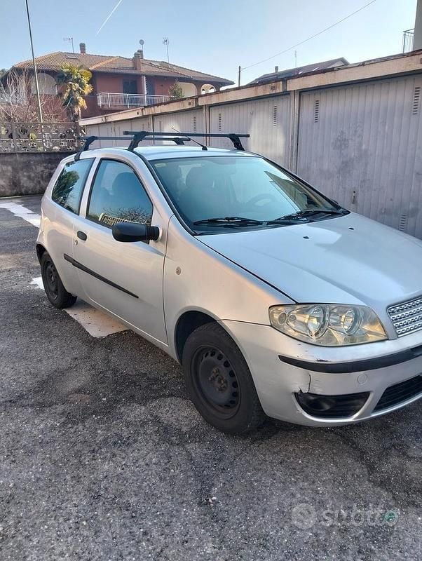 Usata Fiat Punto 77 CV (56 kW) 2009 Grigio Utilitaria