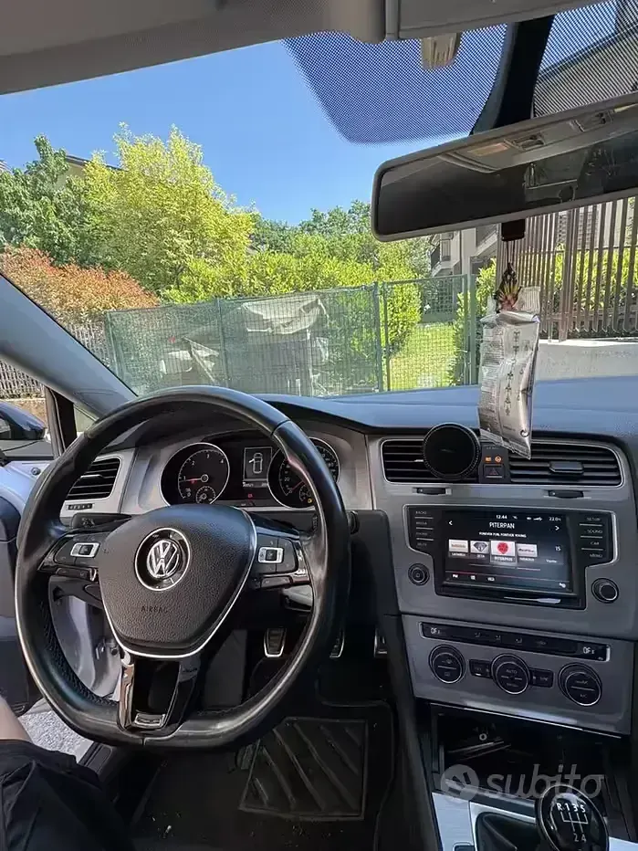 Second-hand VW Golf VII 110 CP (80 kW) 2016 Gri Berlinǎ