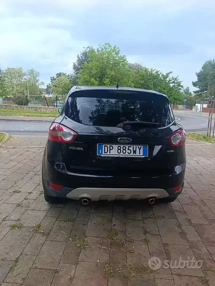Usata Ford Kuga 136 CV (100 kW) 2008 Nero SUV
