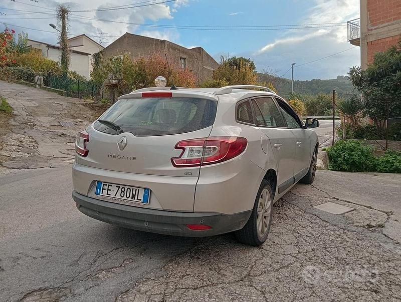 Usata Renault Mégane GrandTour 110 CV (80 kW) 2013 Grigio Station wagon