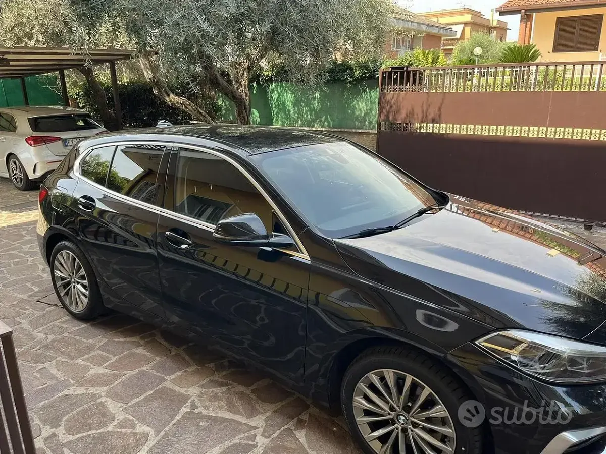 Usata BMW 118 Luxury Line 150 CV (110 kW) 2019 Nero Berlina
