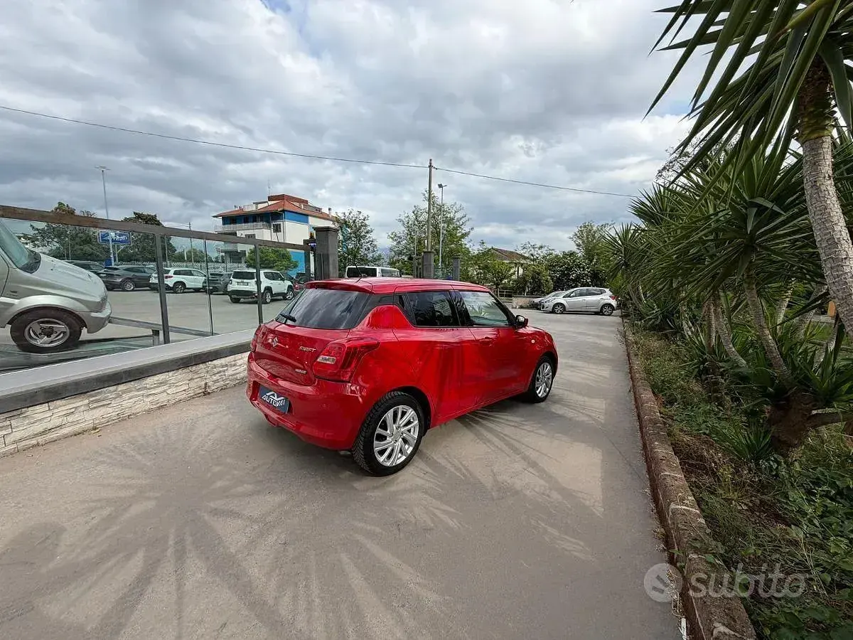 Usata Suzuki Swift 83 CV (61 kW) 2021 Bianco Utilitaria
