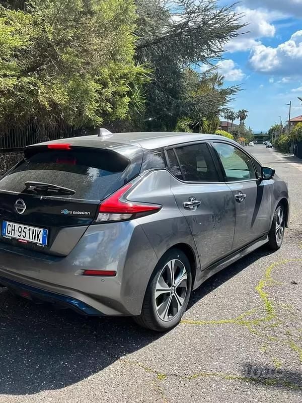 Usata Nissan Leaf 89 kW (122 CV) 2021 Grigio Utilitaria