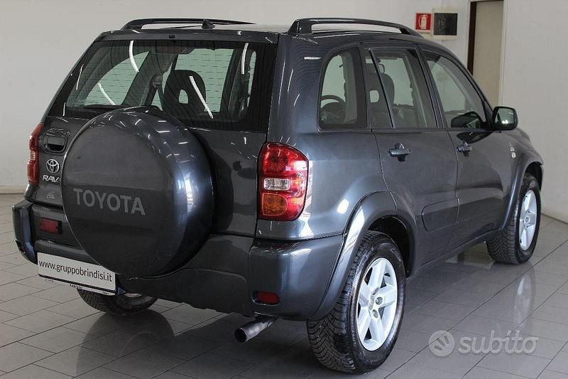 Usata Toyota RAV4 Sol 116 CV (85 kW) 2005 Grigio scuro SUV