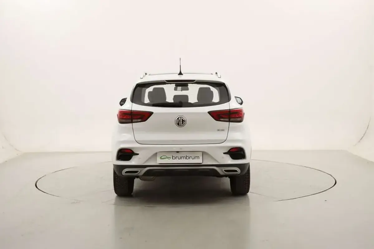 Usata MG ZS Luxury 111 CV (81 kW) 2022 Bianco SUV