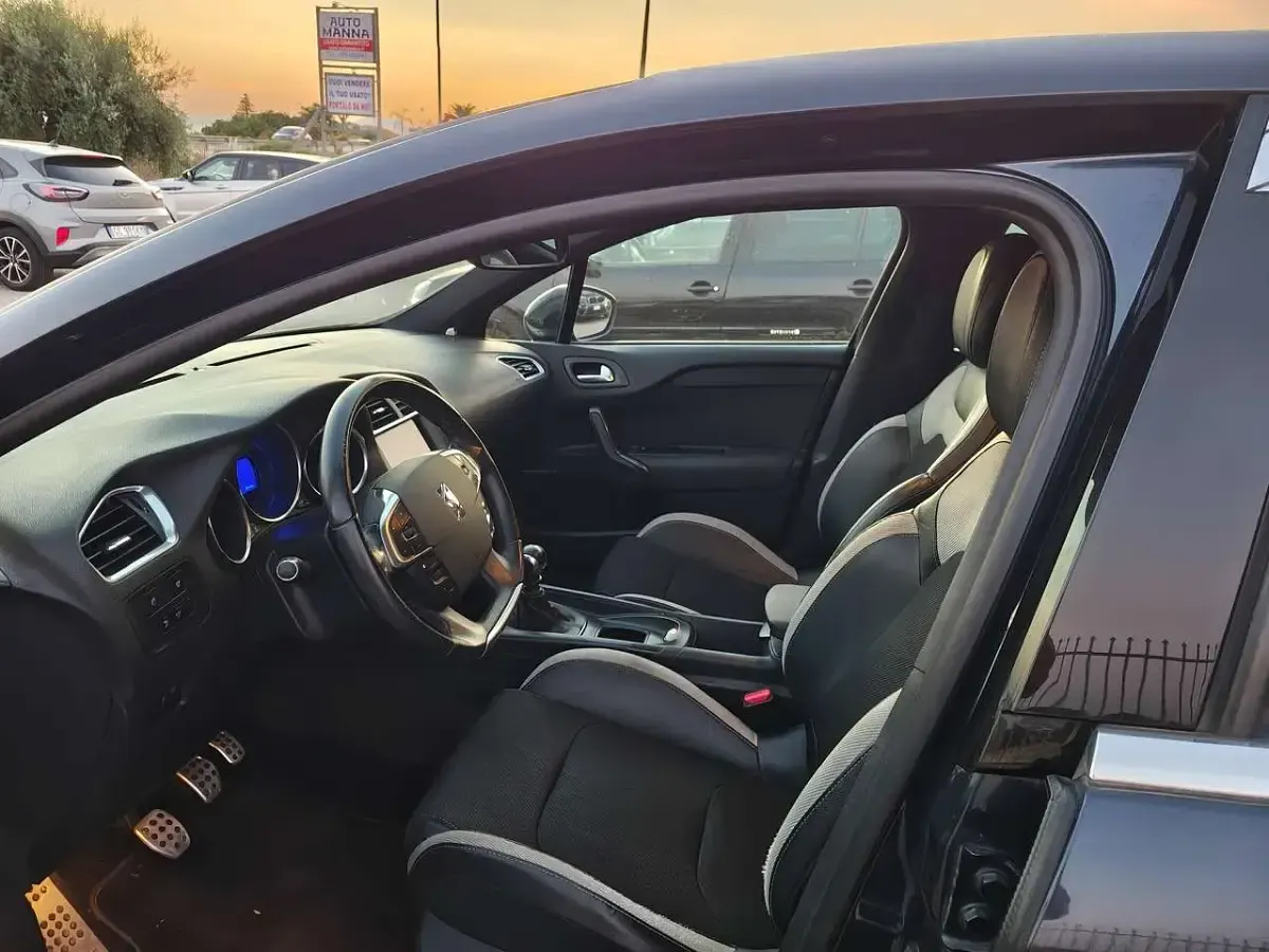 Usata DS Automobiles DS4 111 CV (81 kW) 2012 Blu/azzurro Berlina