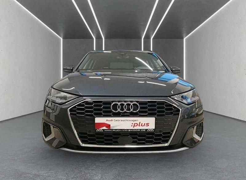 Usata Audi A3 Ambiente 116 CV (85 kW) 2024 Grigio Berlina