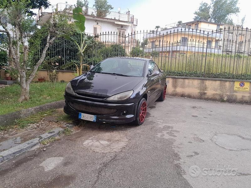 Usata Peugeot 206 CC 109 CV (80 kW) 2003 Nero Cabrio